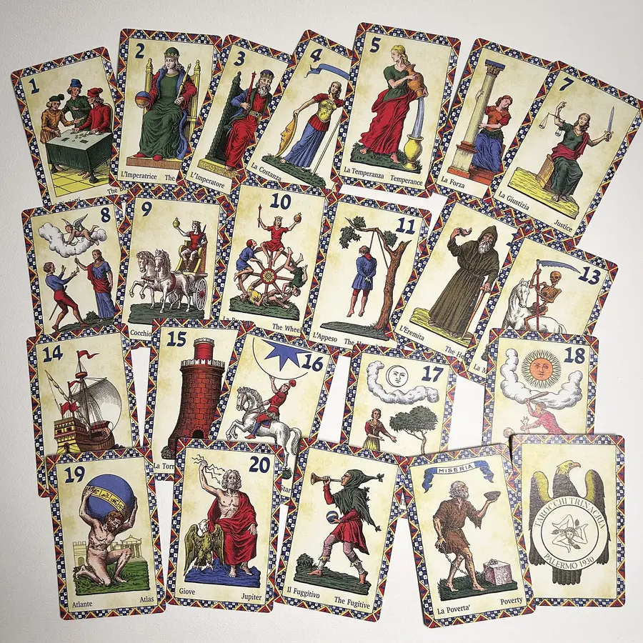 Lá Tám Gậy: bài học phát triển bản thân: Lá bài Tarot trong các bộ bài cổ