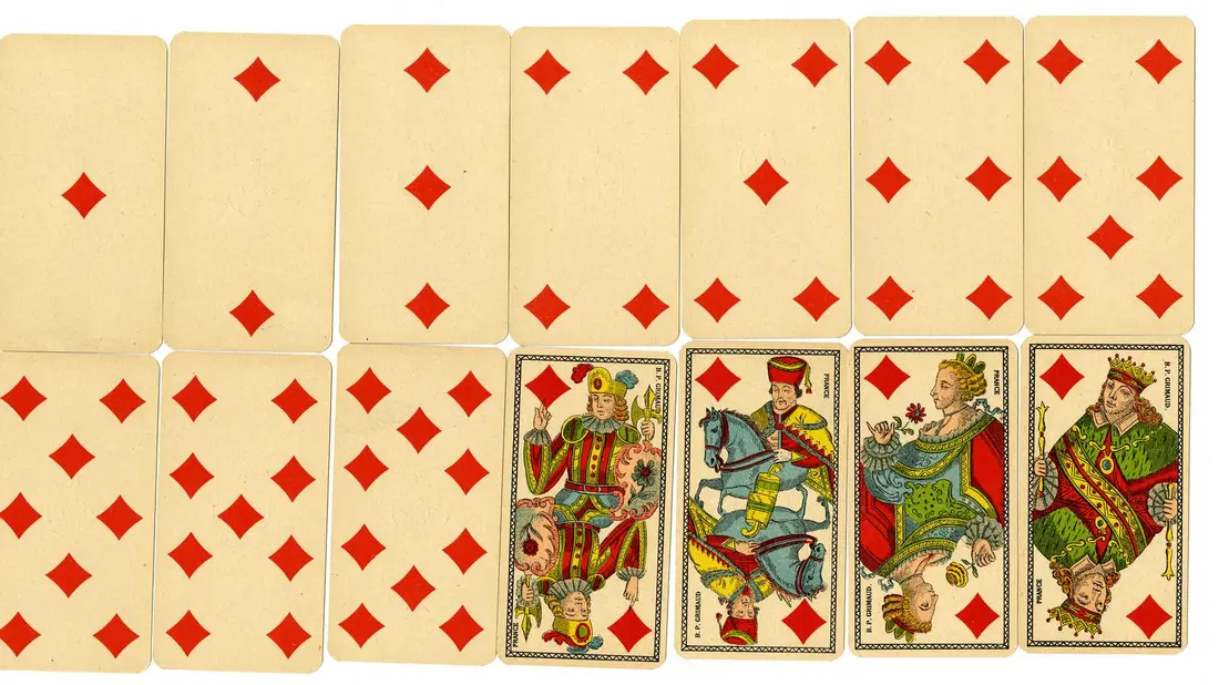 Lá Mười Gậy khi đại diện cho một người: Lá bài Tarot trong các bộ bài cổ
