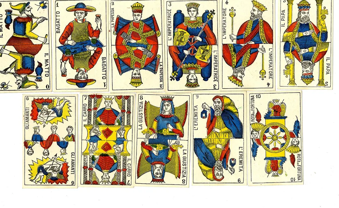Lá Tám Cốc khi đại diện cho một người: Lá bài Tarot trong các bộ bài cổ
