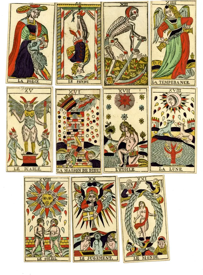 Lá Hầu Cận Kiếm: bài học phát triển bản thân: Lá bài Tarot trong các bộ bài cổ
