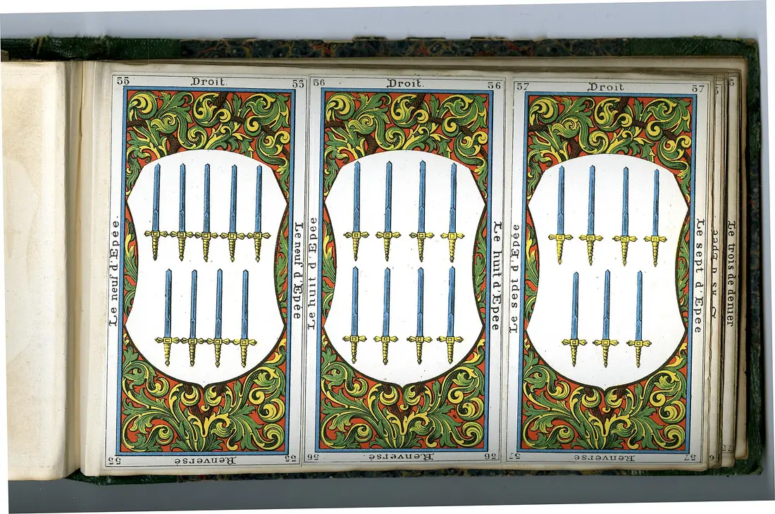 Lá Năm Tiền: bài học phát triển bản thân: Lá bài Tarot trong các bộ bài cổ