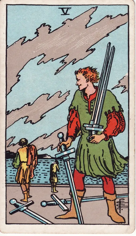 Lá Năm Kiếm nói gì về cảm xúc của người ấy: Lá Năm Kiếm (Five of Swords) trong bộ Tarot Rider-Waite-Smith, bản in 1909