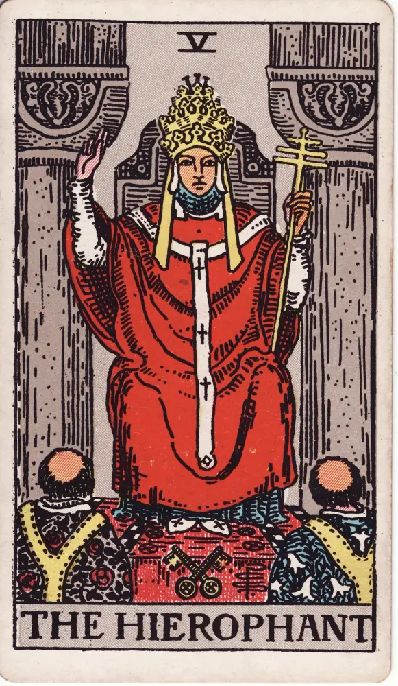 Lá Giáo Hoàng: có hay không và lời khuyên: Lá Giáo Hoàng (The Hierophant) trong bộ Tarot Rider-Waite-Smith, bản in 1909