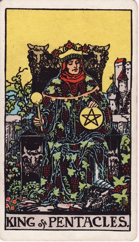 Lá Vua Tiền trong công việc và tài chính: Lá Vua Tiền (King of Pentacles) trong bộ Tarot Rider-Waite-Smith, bản in 1909