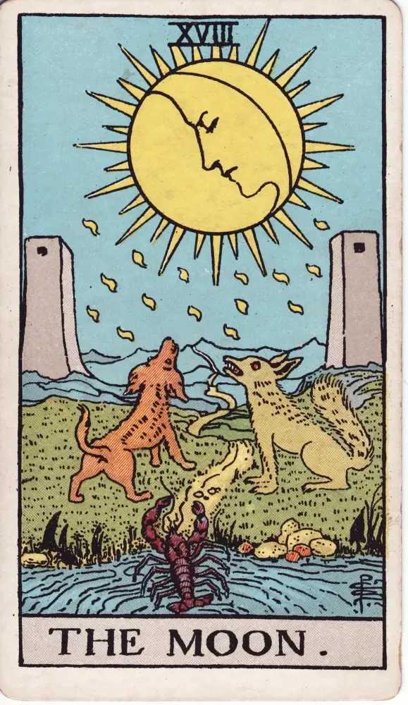Lá Mặt Trăng nói gì về cảm xúc của người ấy: Lá Mặt Trăng (The Moon) trong bộ Tarot Rider-Waite-Smith, bản in 1909
